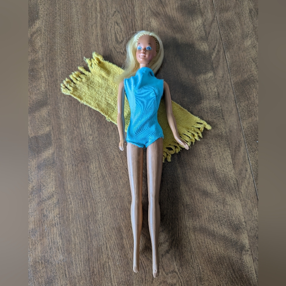 Malibu Barbie from 70s vintage Twist & Turn